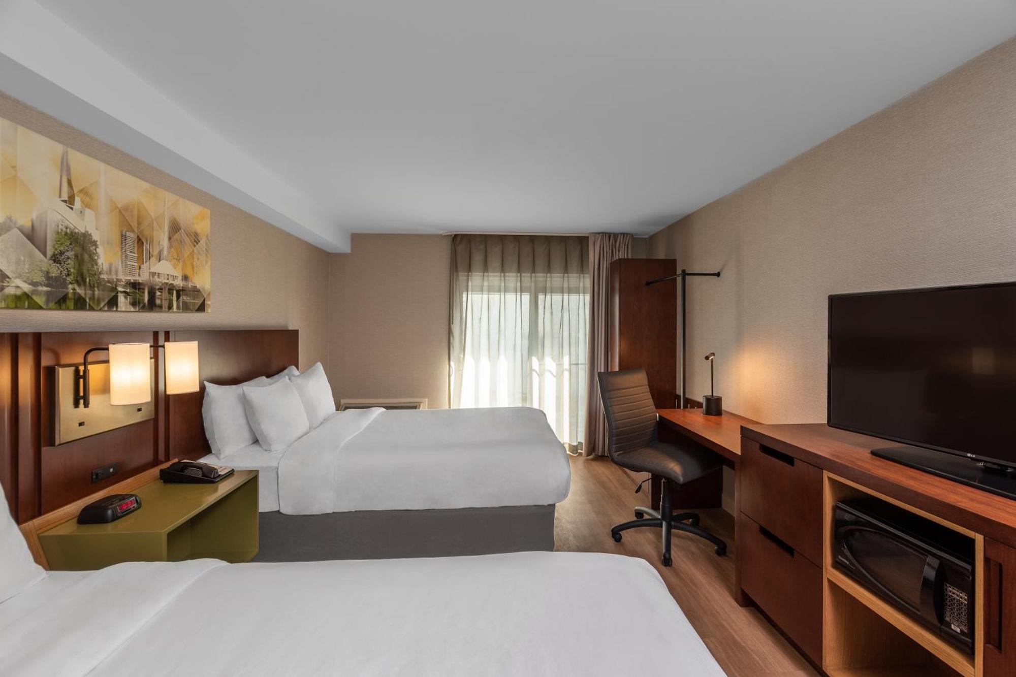 Comfort East Inn 3*