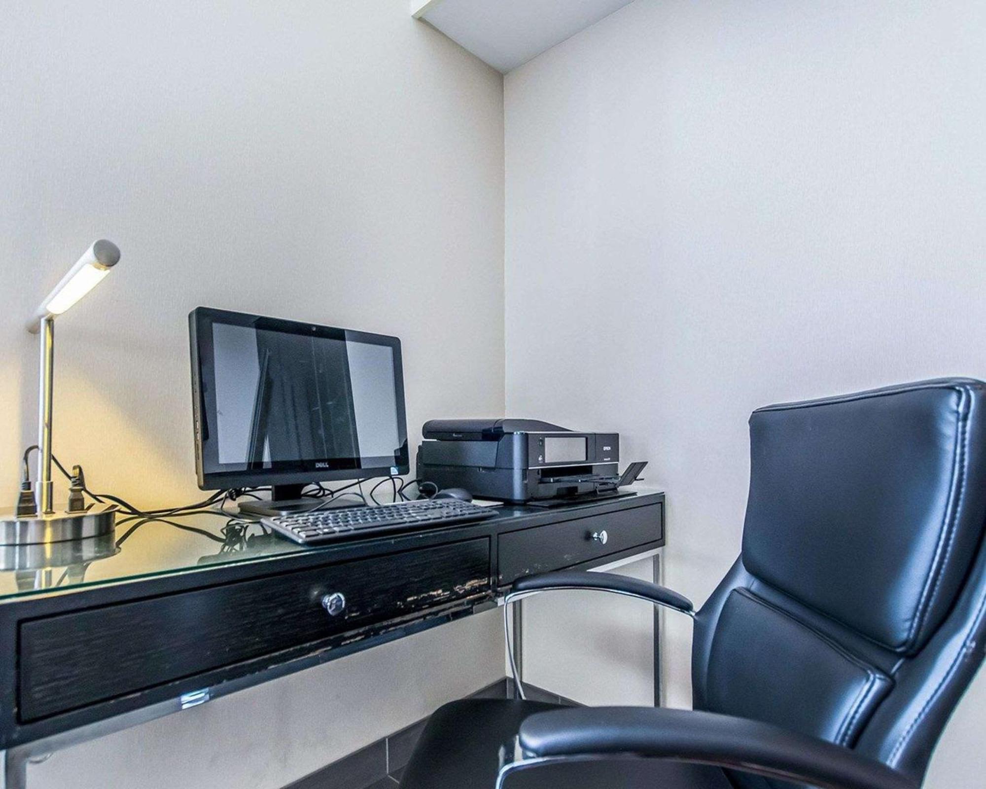 Comfort East Inn 3*